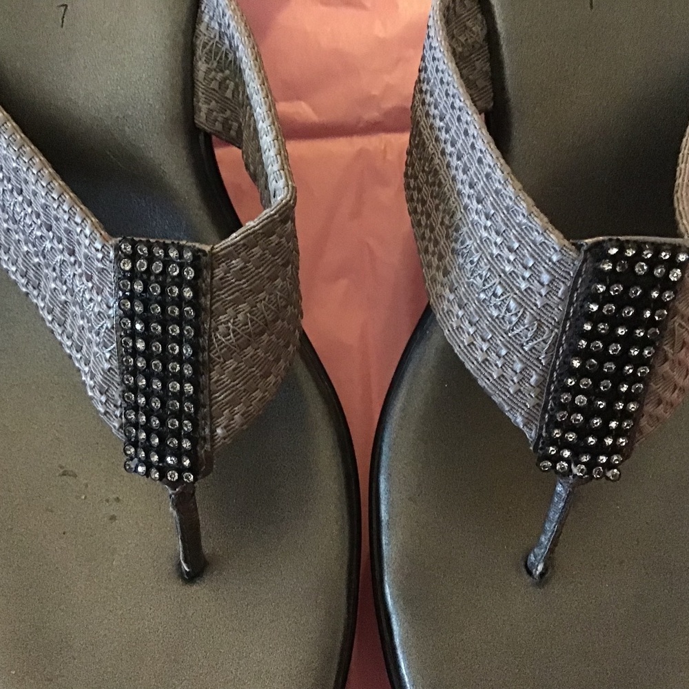 Browns Canada Pewter Rhinestone Sandals Sz 7